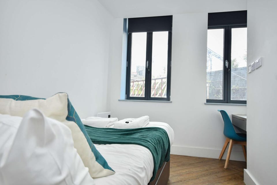 Bed, Seating area, Bedroom, towels