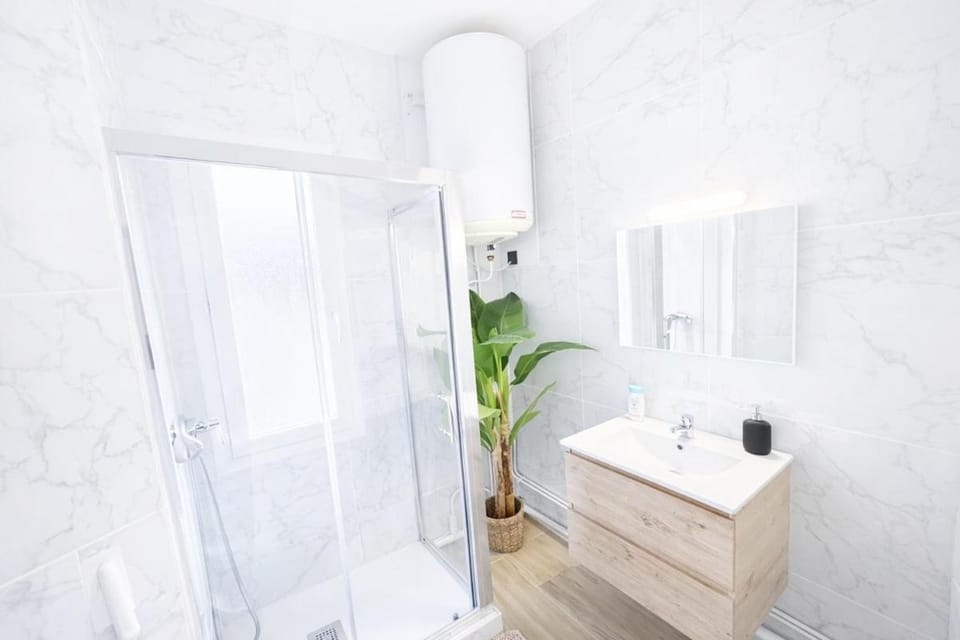 Studio calme rénové quartier championnet proche Tramay Apartment in Grenoble