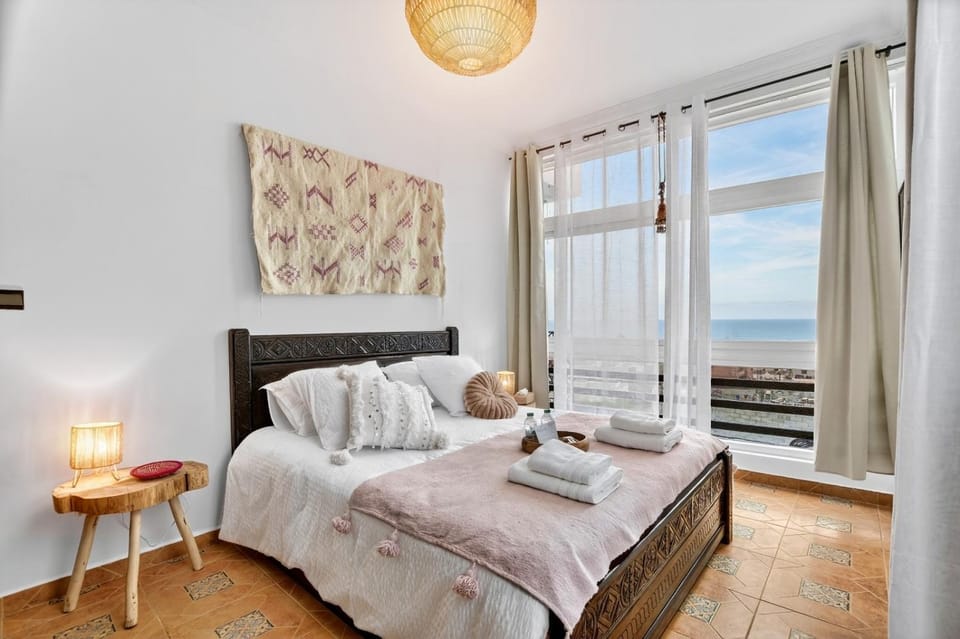 Bed, Photo of the whole room, Bedroom, Sea view, towels