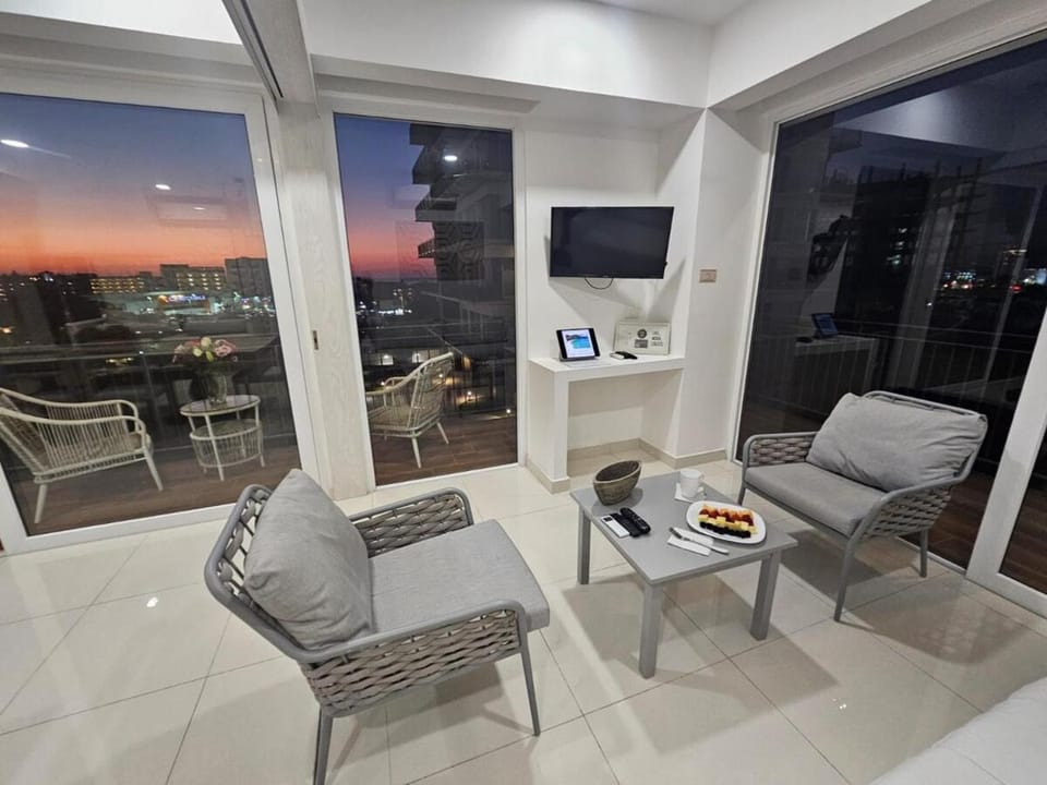 Zoho Luxury Condo with Rooftop Pool, Gym, Parking Apartment in Puerto Vallarta