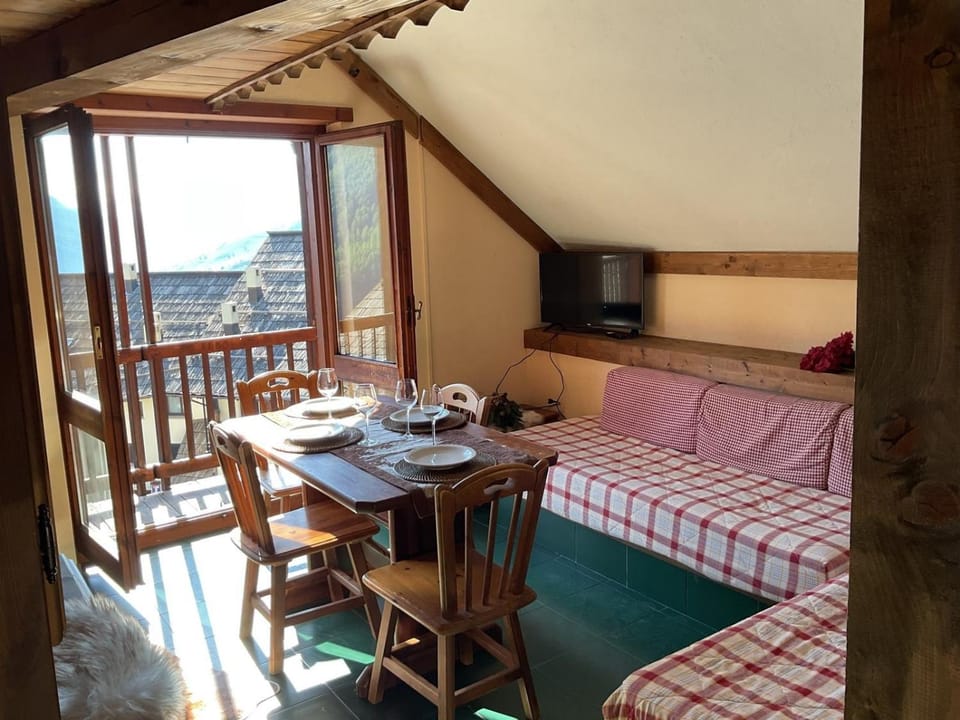 Balcony/Terrace, Photo of the whole room, Dining area