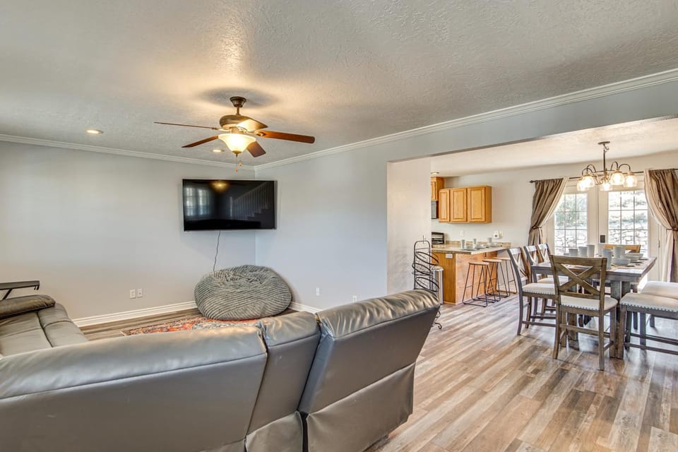 Family & Group Friendly! Hilltop Cedar City Home House in Cedar City