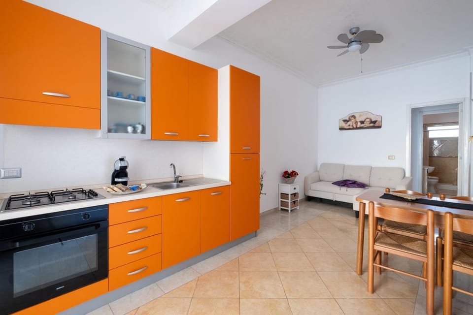 Property building, Kitchen or kitchenette, Living room