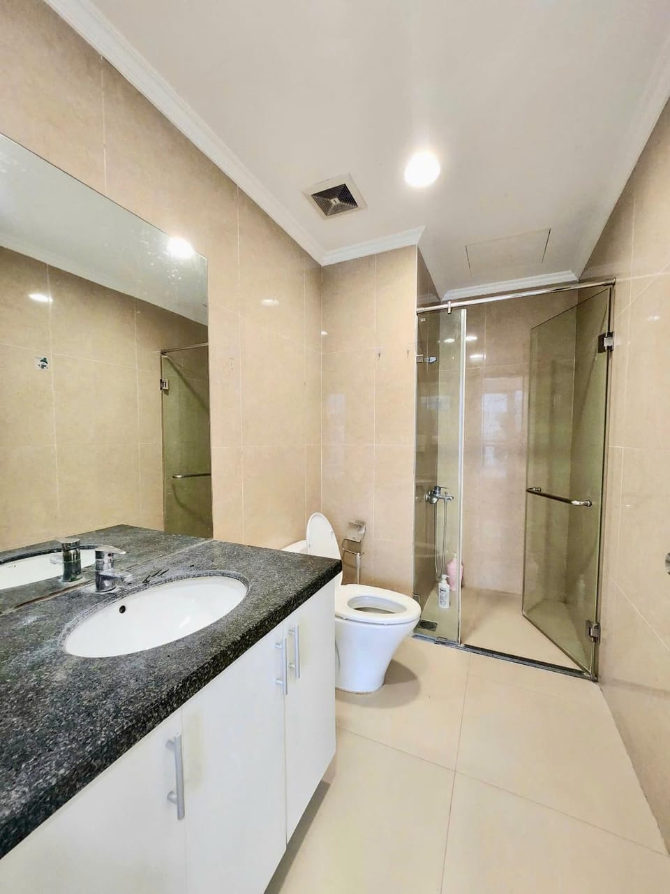 Harry Homestay and AriB&B Apartment in Laos