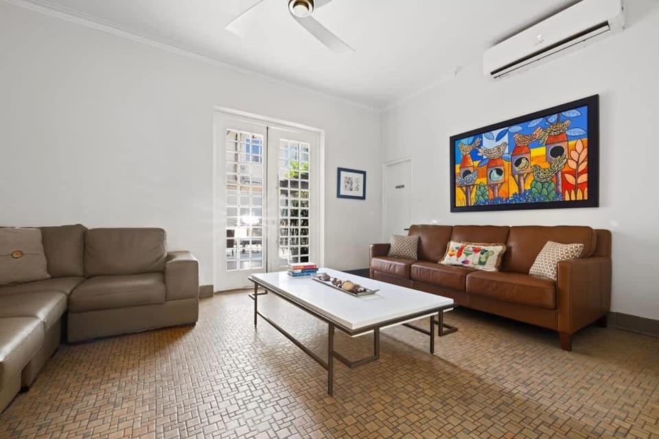 Living room, Seating area, air conditioner
