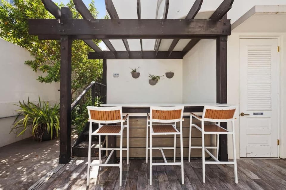 Patio, Dining area