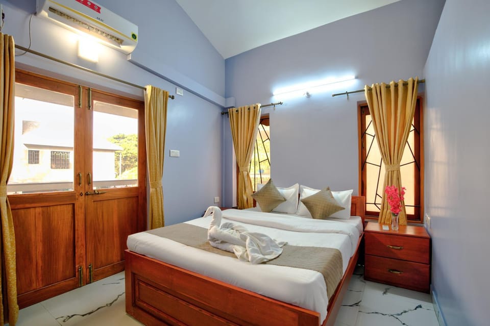 Eyokar 4 BHK Villa Candolim Villa in Candolim
