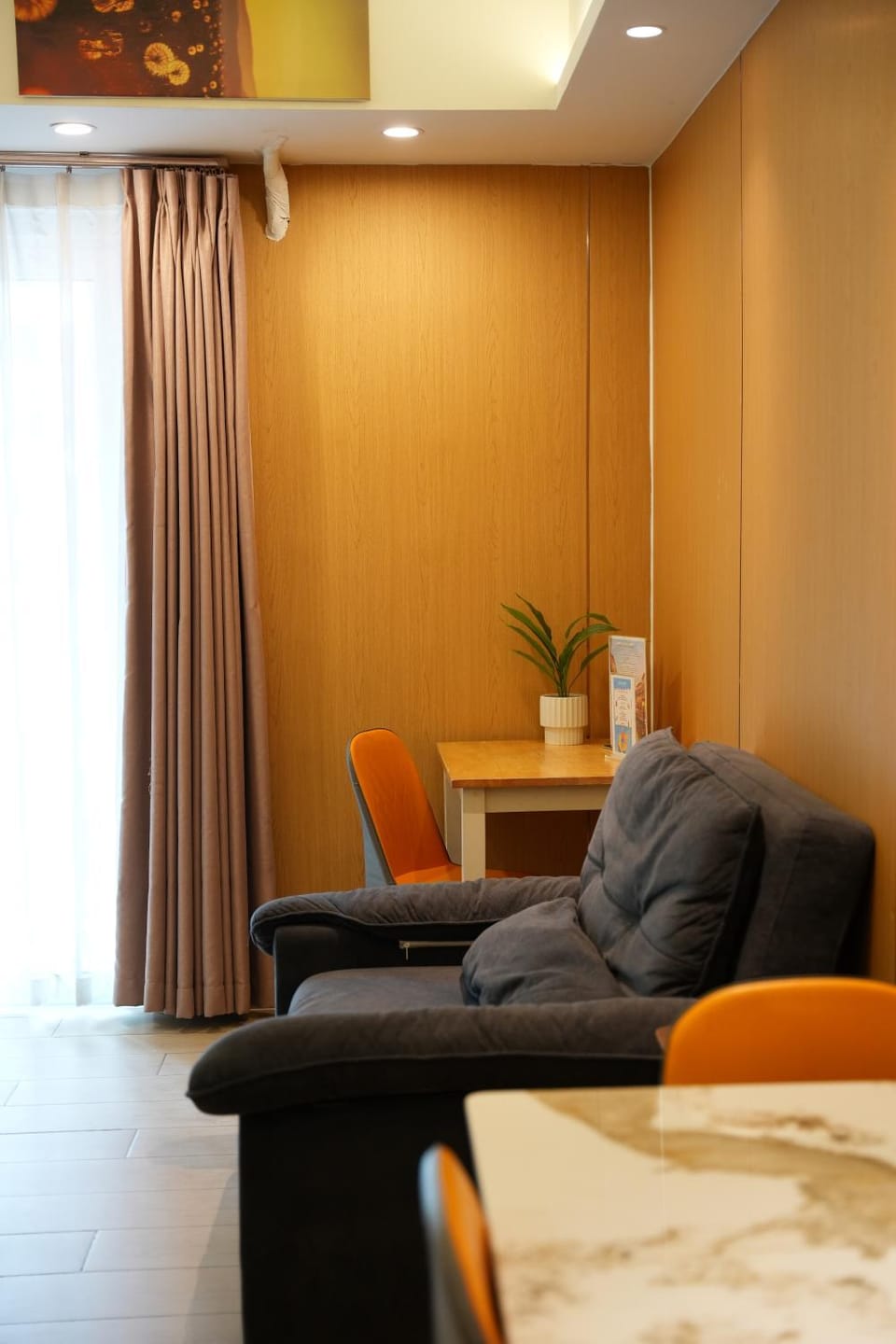 Venice Luxe Cozy 1 BedRoom, Pool, Netflix, Kitchen, Canal Mall Access for Max of 3 guests only Apartment in Makati