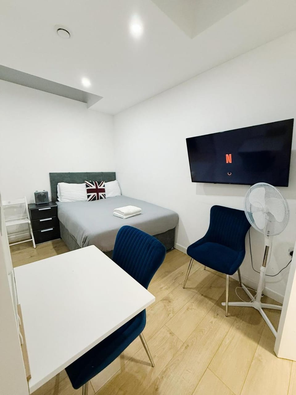 Studios in Kings Cross Apartment in London Borough of Islington