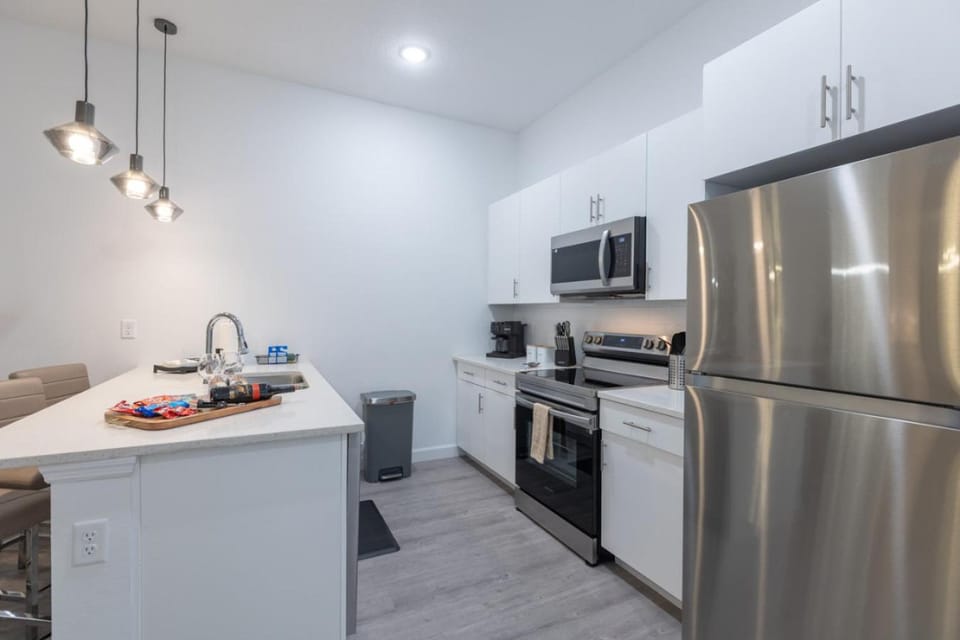 New 4BR Townhome w Private Pool Near Disney House in Loughman