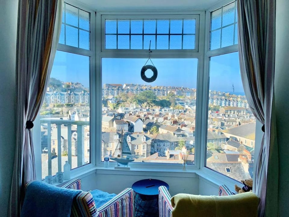 Mor Kernow, Beautiful Townhouse with Harbour Views House in Saint Ives