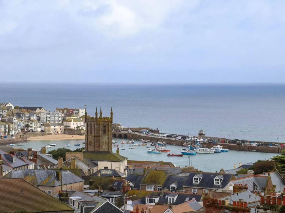 Mor Kernow, Beautiful Townhouse with Harbour Views House in Saint Ives