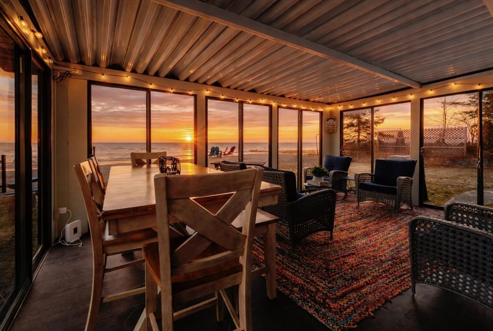 View (from property/room), Balcony/Terrace, Dining area, Sunset