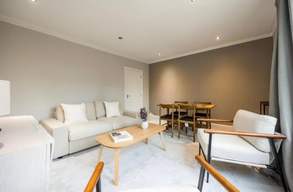 Modern Apartment Near Oxford Train Station Apartment in Oxford