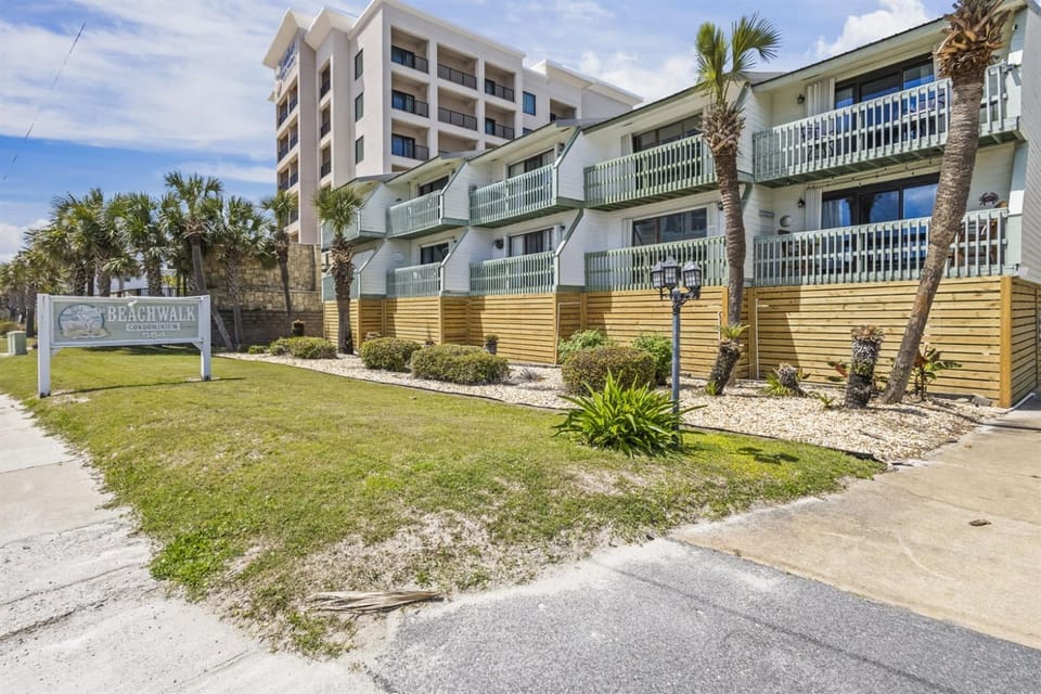 Beach View 12 Affordable and Cozy Getaway Apartment in Gulf Shores