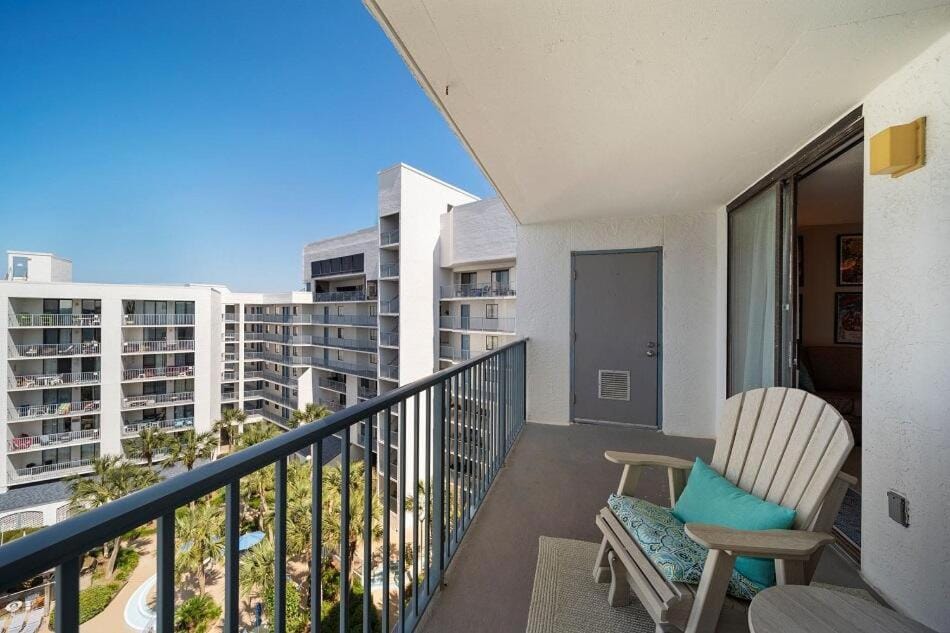 Gulf Shores Surf & Racquet Club 705B Apartment in West Beach