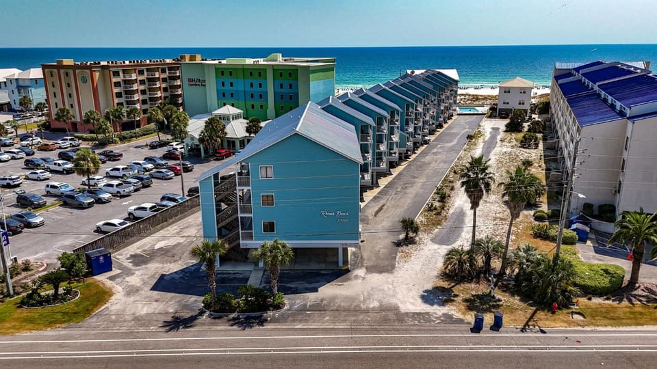 Romar Beach 208 Steps from the Gulf! Apartment in Orange Beach