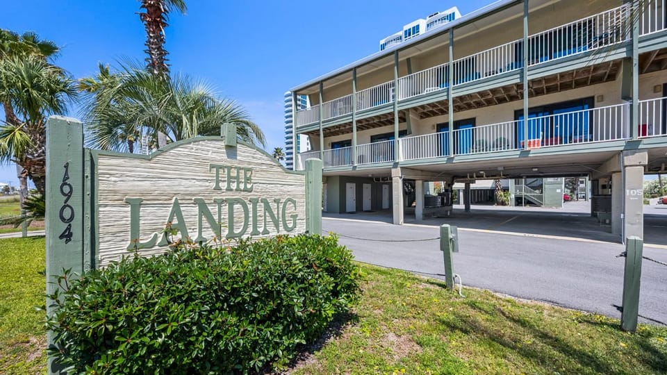 The Landing 202 Gulf Shores Apartment in West Beach