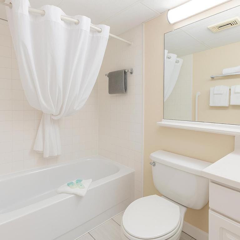 Boardwalk One- Studio w Balcony and Partial Ocean View Apartment hotel in Ocean City