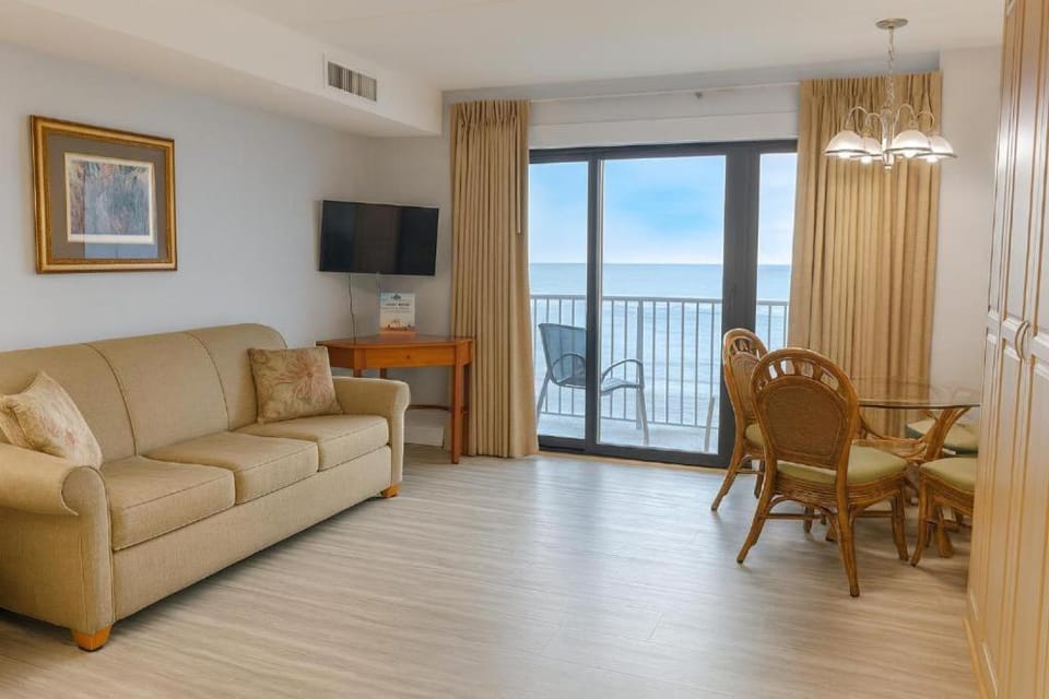 Boardwalk One- Studio w Balcony and Partial Ocean View Apartment hotel in Ocean City
