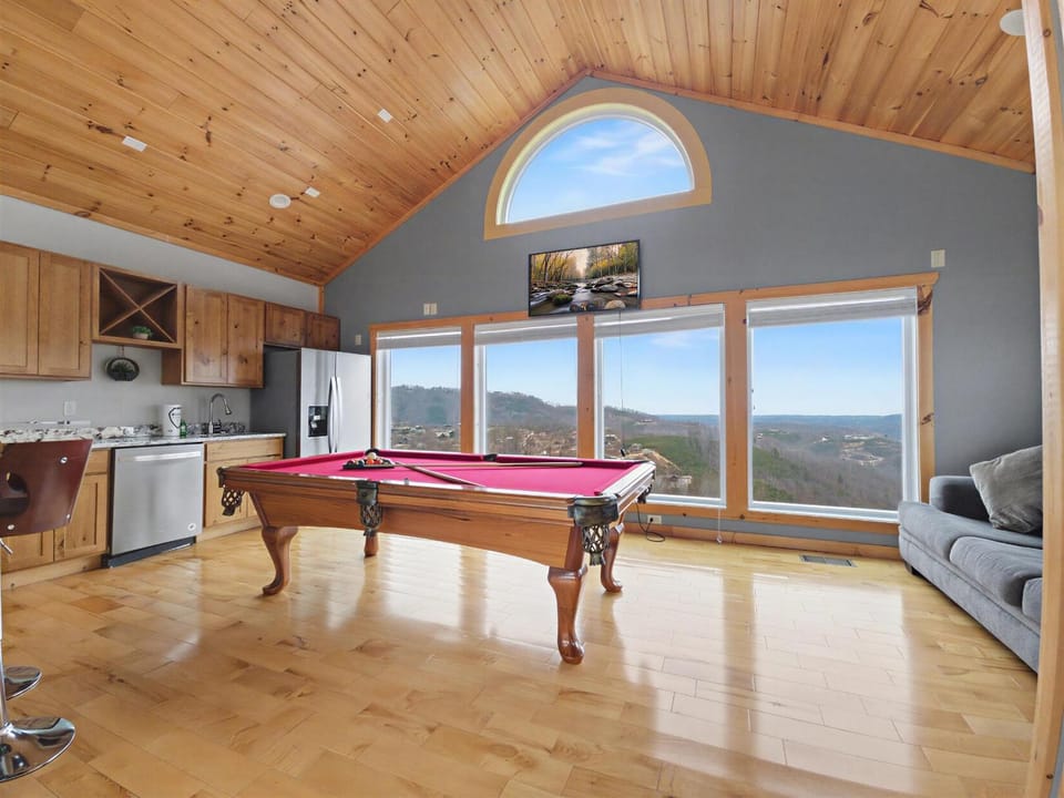 Blue Sky Paradise #550 House in Gatlinburg