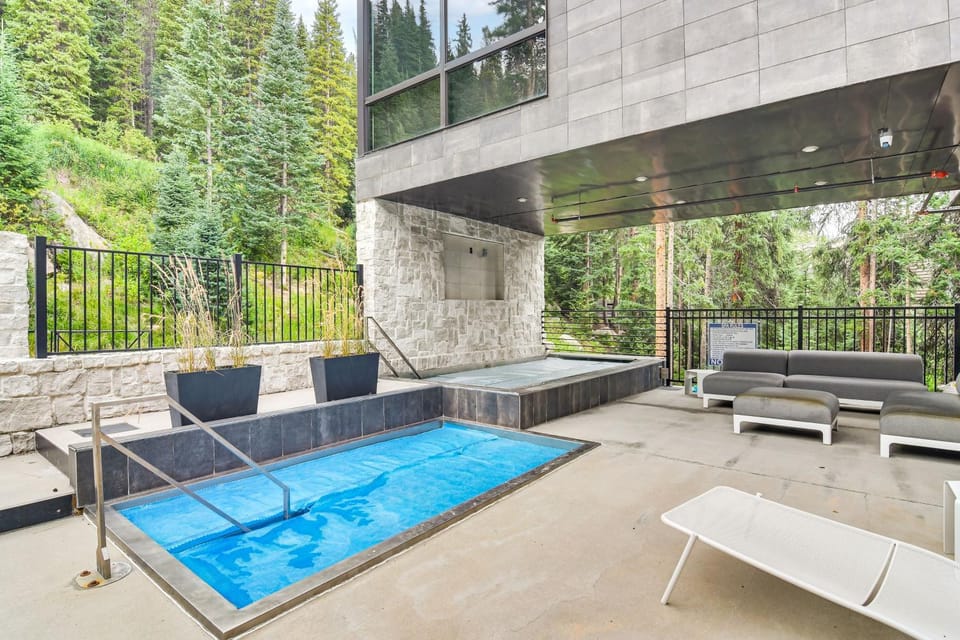 Ski-In/Ski-Out! Winter Park Family Gem w/ Hot Tub House in Winter Park