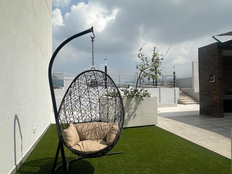 Beautiful 2 bedrooms condo with pool Livo Tower Apartment in Monterrey
