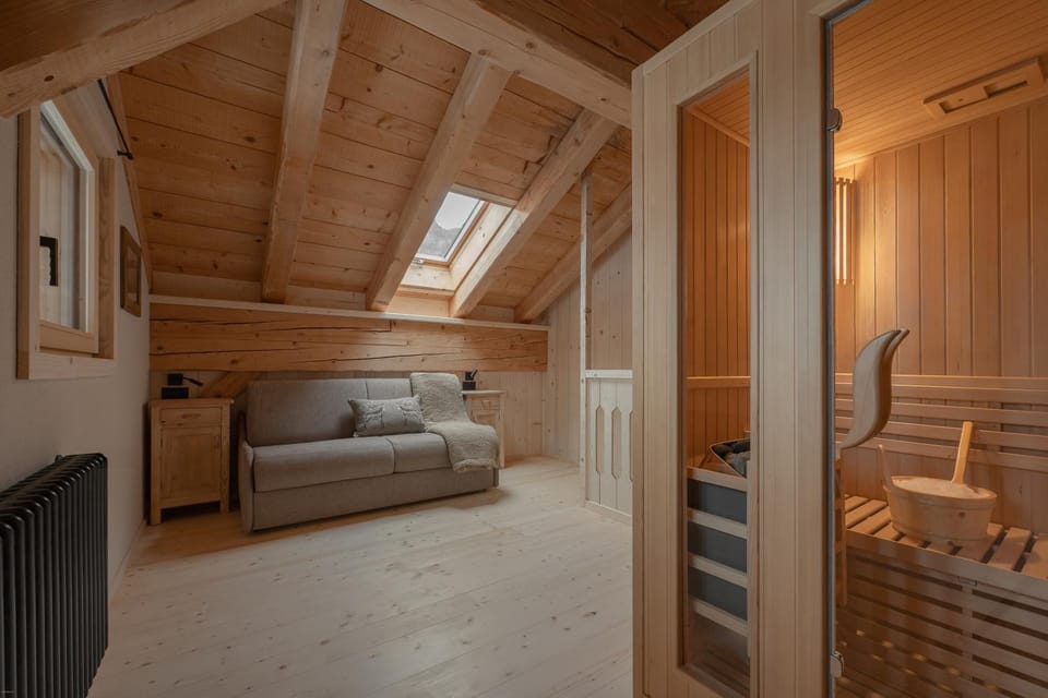 Bed, Sauna, Living room, Photo of the whole room