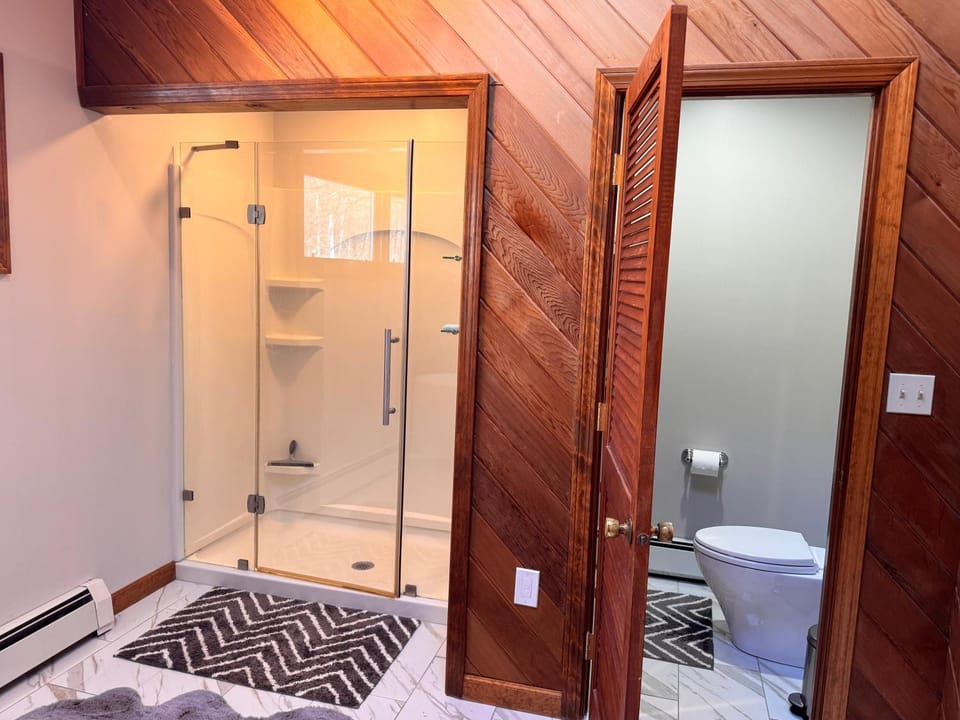 Shower, Toilet, Bathroom