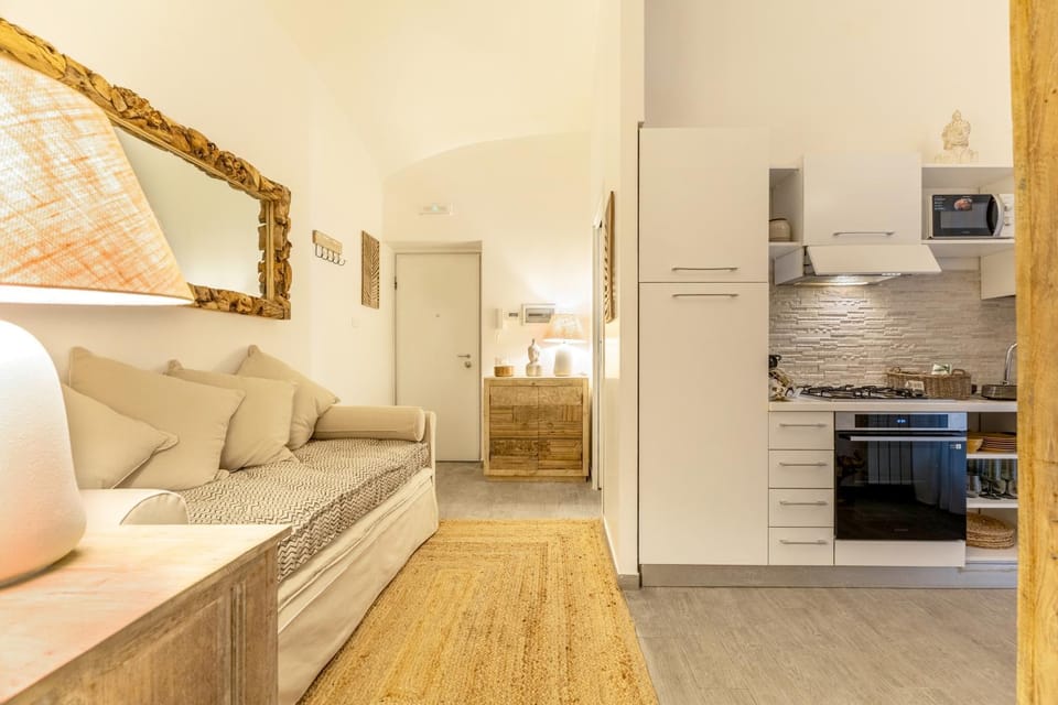 Kitchen or kitchenette, Living room, stove