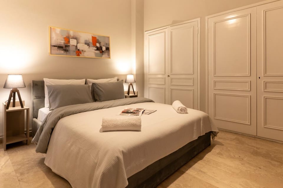 Bed, Bedroom, towels, wardrobe