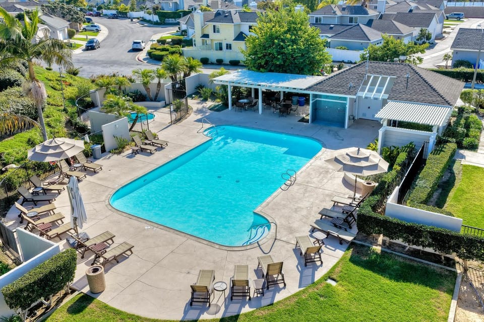 Carlsbad Coastal Cottage — Private Patio + Gated Pool & Spa in Minutes to the Beach! House in Carlsbad