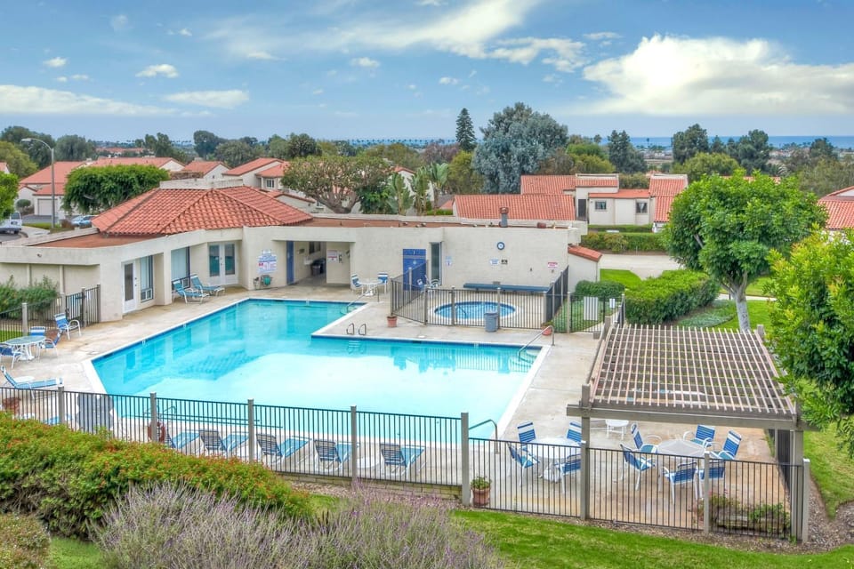 Luxury Coastal Escape | Sleeps 4 | Ocean Views + Resort Amenities House in Carlsbad