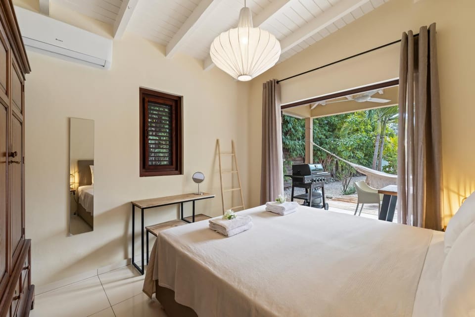 Villa The Hidden Palm Piscadera, With Private Pool House in Sint Michiel