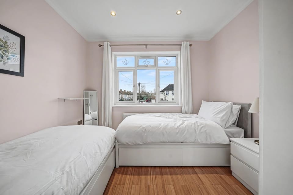 Bed, Bedroom, wardrobe