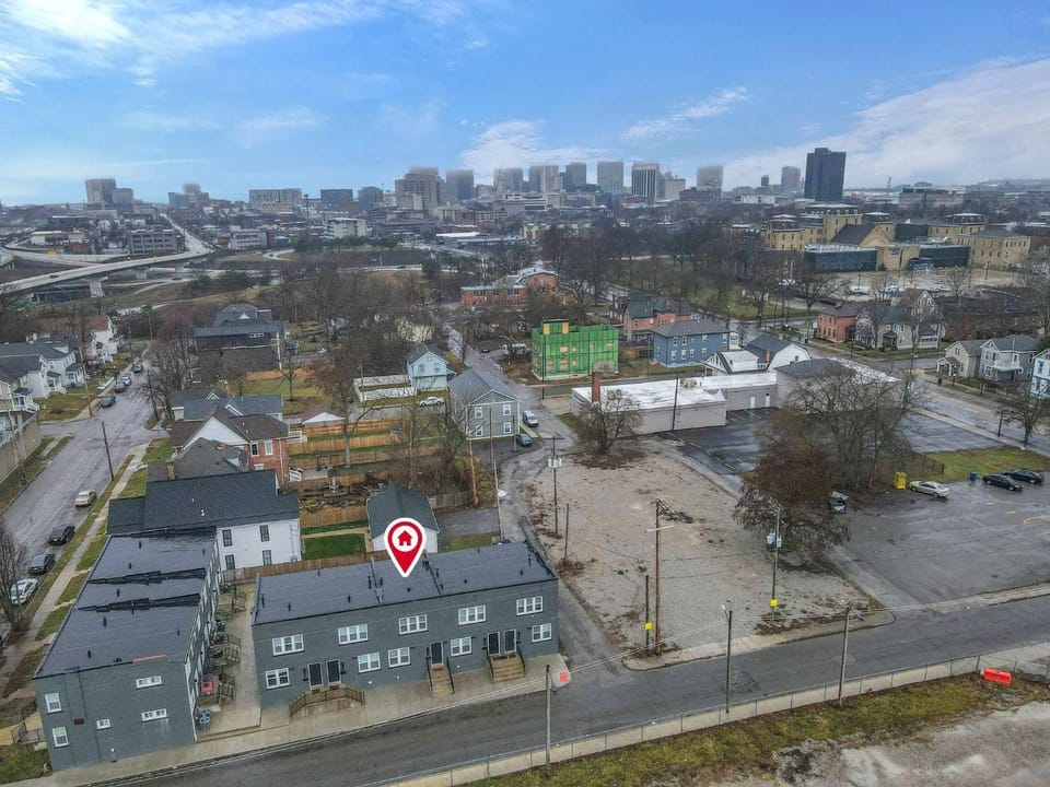 Perfect Short Stay in Historic Columbus Walkable Modern & Easy Apartment in German Village