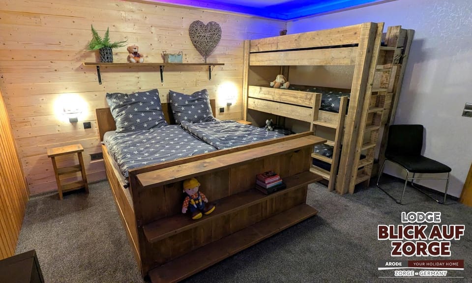 Bed, Photo of the whole room, Bedroom, bunk bed