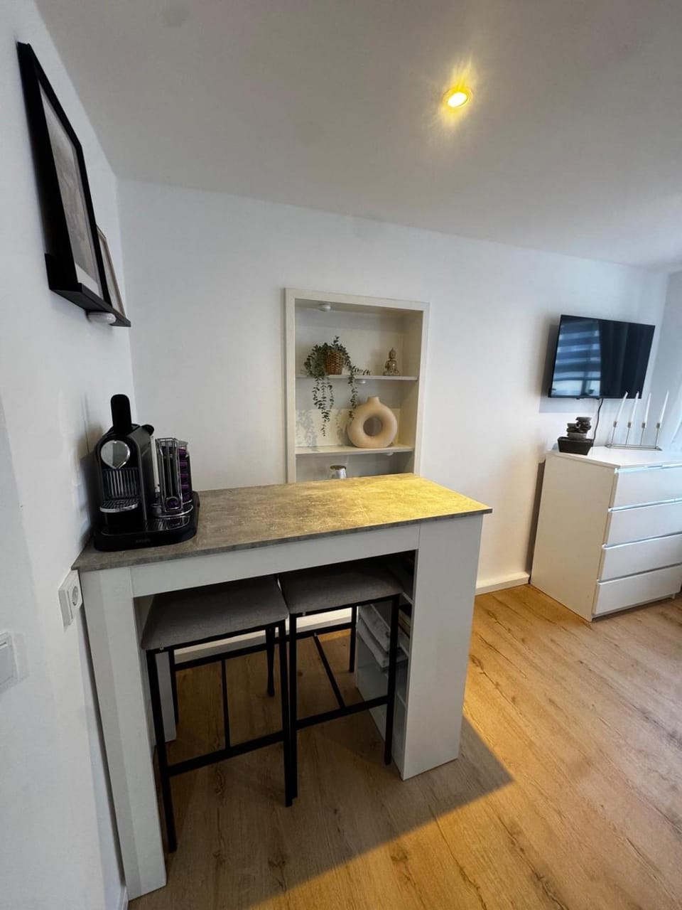 Coffee/tea facilities, Dining area