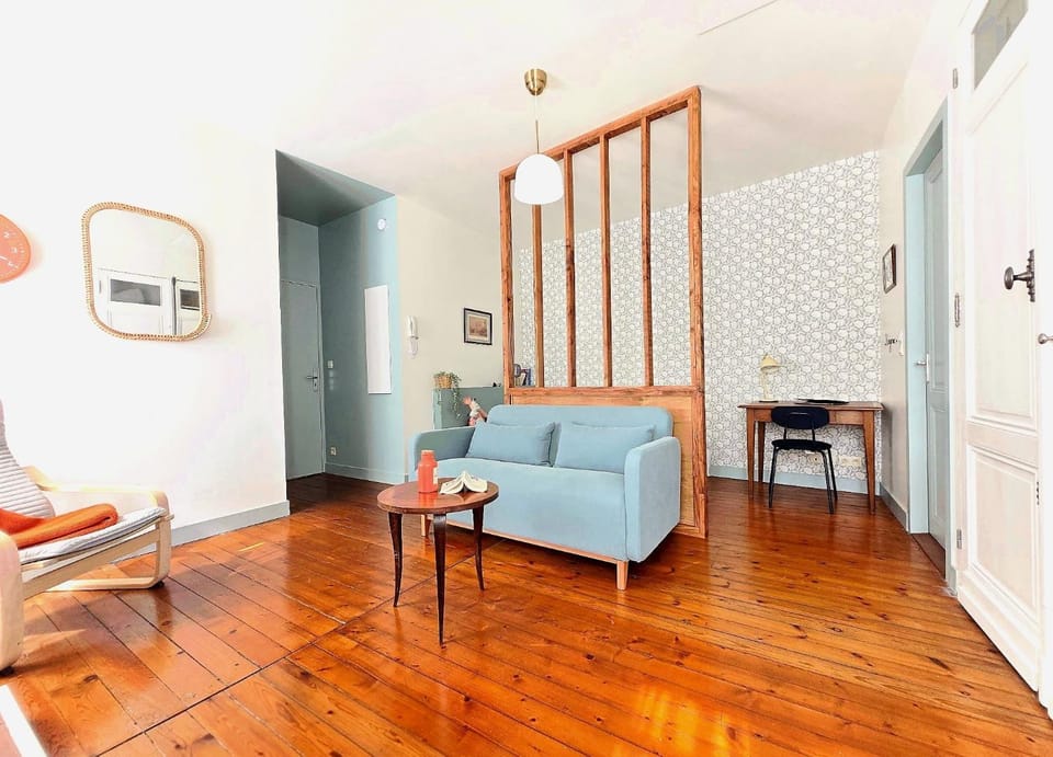 Living room, Photo of the whole room, Seating area