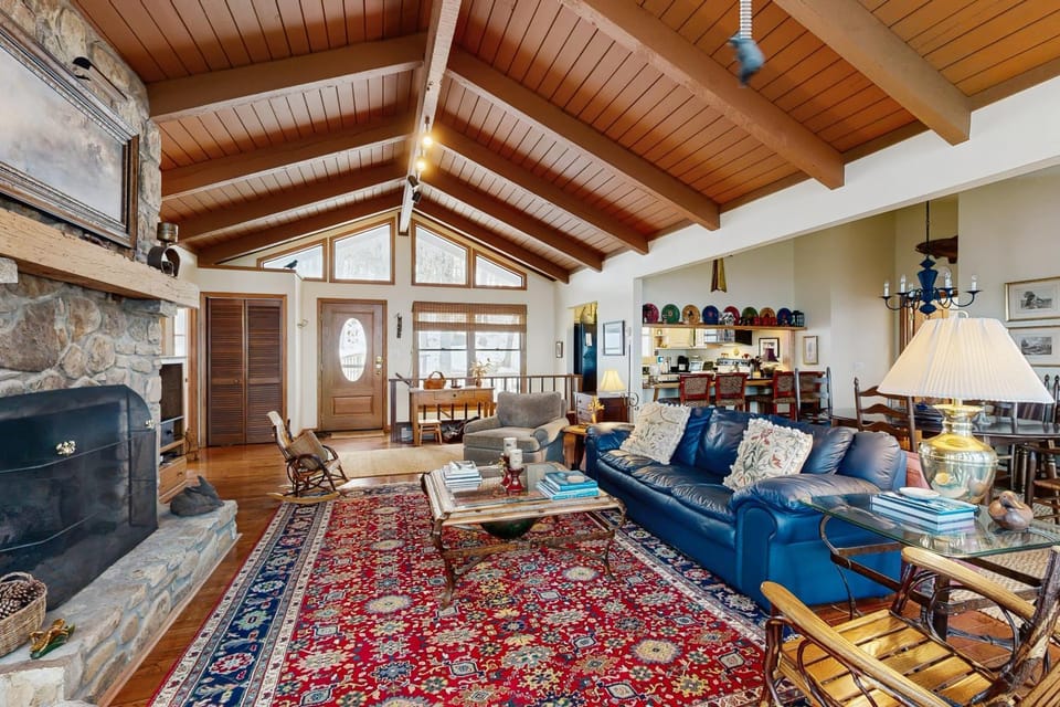 Peaks & Pines Escape House in Beech Mountain