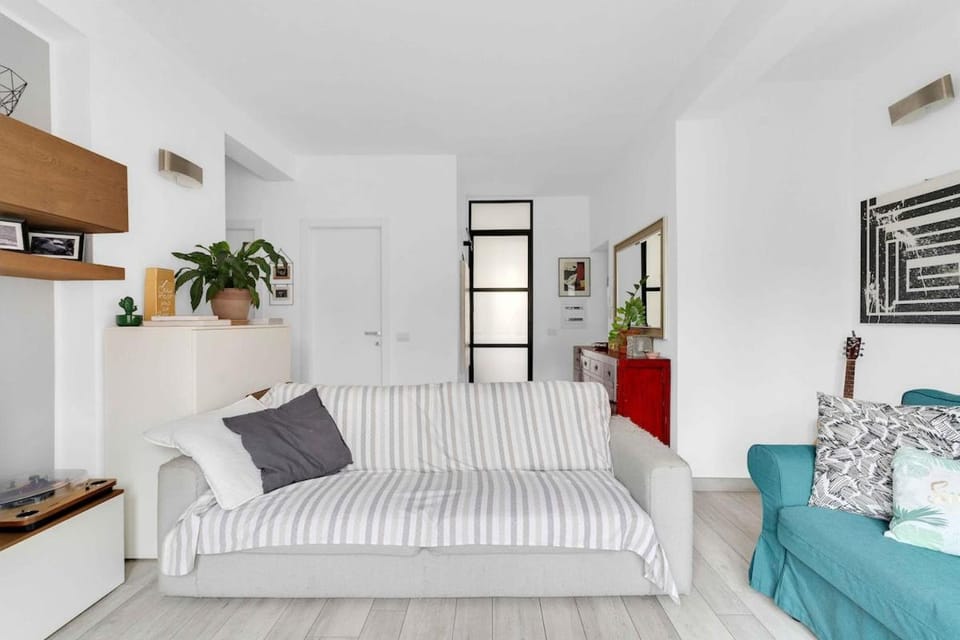 Colori e stile sui Navigli Apartment in Milan