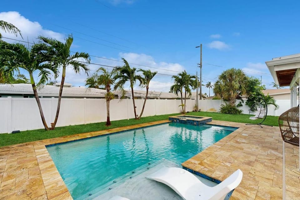 Terrace 17 House in Oakland Park