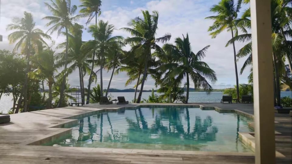 Private Fiji Island • Oceanfront Pool • Sleeps 12 Apartment in Western Division, Fiji