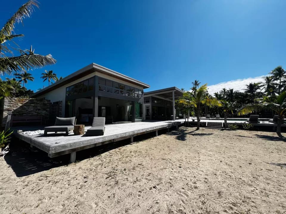 Private Fiji Island • Oceanfront Pool • Sleeps 12 Apartment in Western Division, Fiji