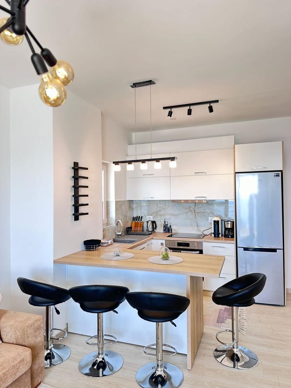 Kitchen or kitchenette, Seating area
