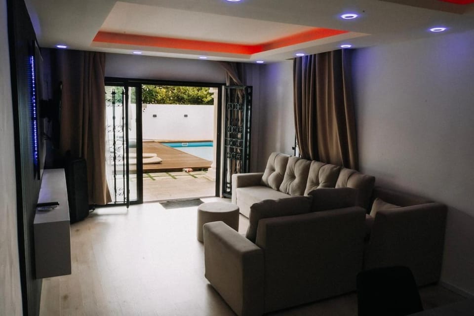 TV and multimedia, Living room, Seating area