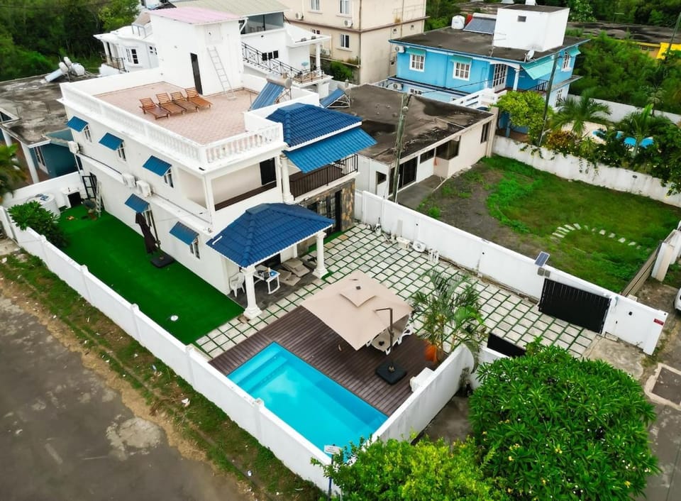 Property building, Pool view, Swimming pool