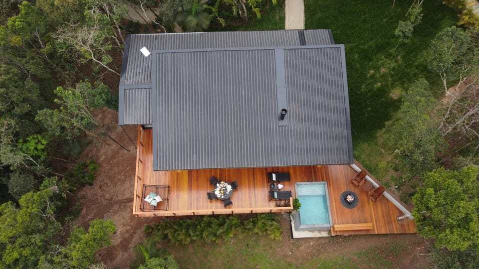 Property building, Patio, Spring, Day, Natural landscape