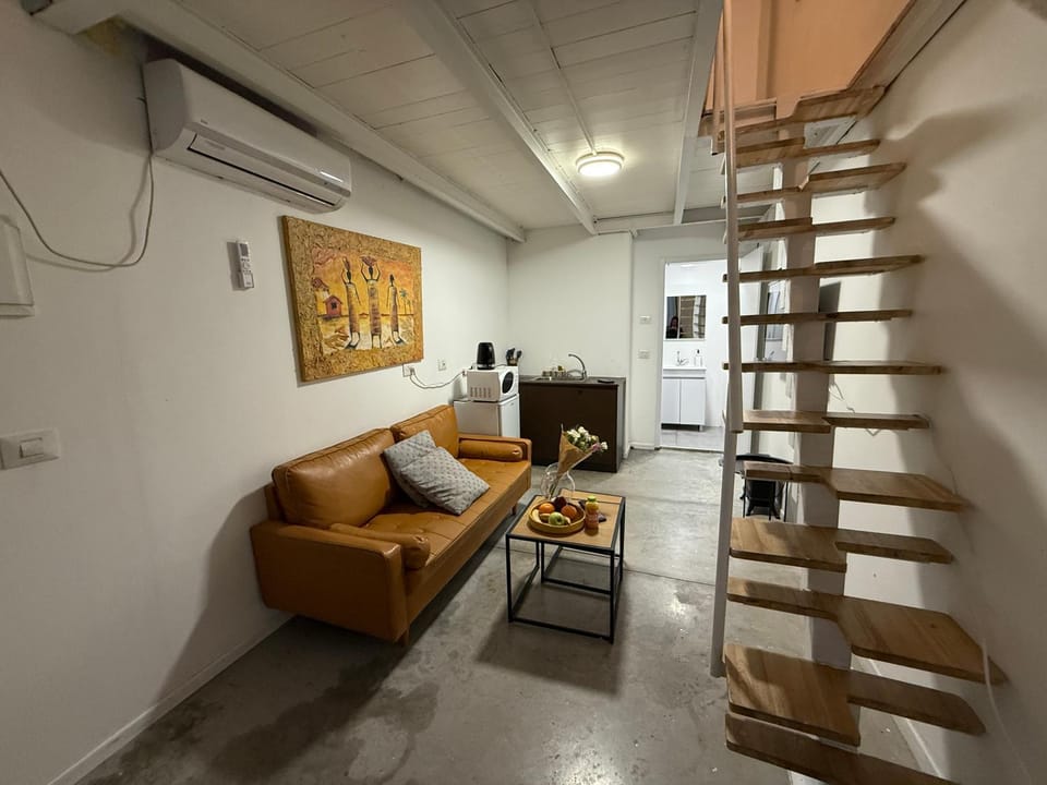 Young Florentine Loft Apartment in Tel Aviv-Yafo