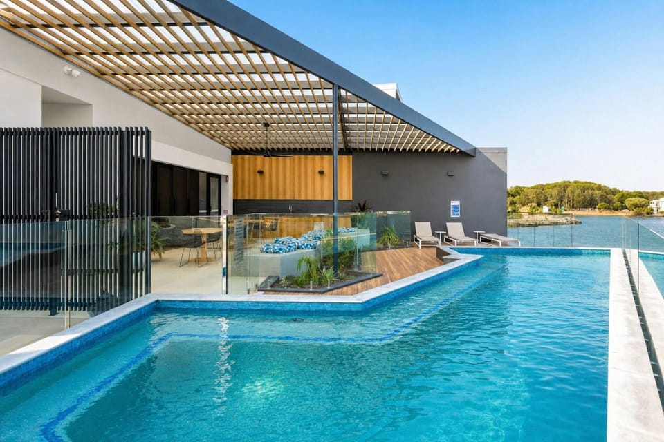 Waterview Hope Island House House in Hope Island